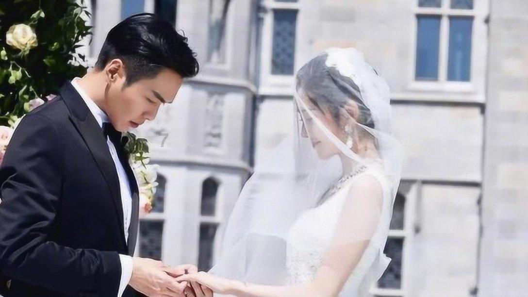 沙发硬的好还是软的好游戏画面