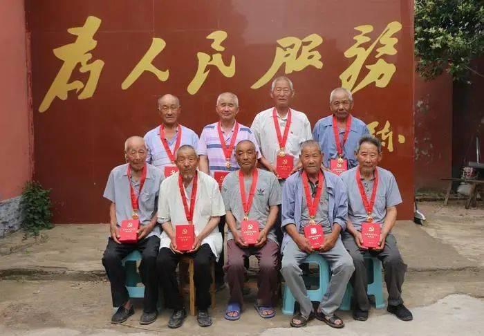 2015年左右看过的一部漫画，不太记得名字了，求大神帮忙游戏画面